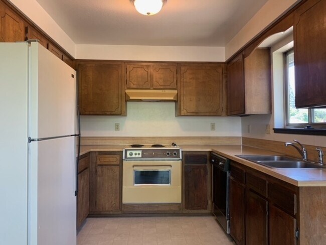 Building Photo - 507 NE D St