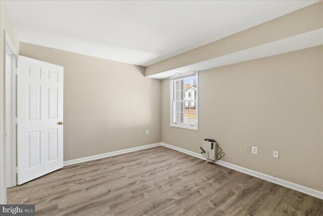 Building Photo - 100 Westwick Ct