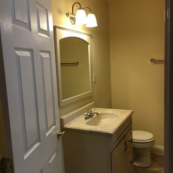 Building Photo - 1713 W Virginia Ave NE