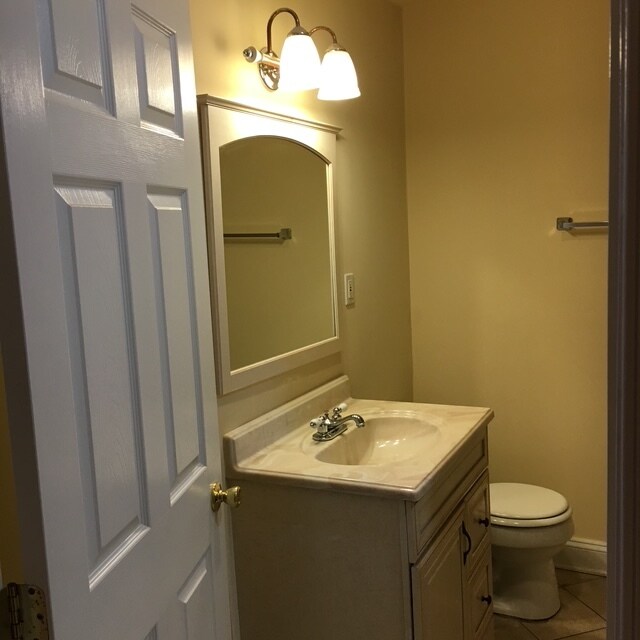 Building Photo - 1713 W Virginia Ave NE