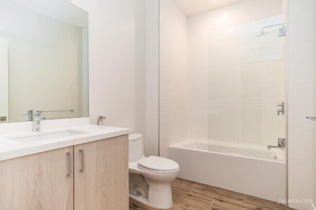 Building Photo - 25 Grace St