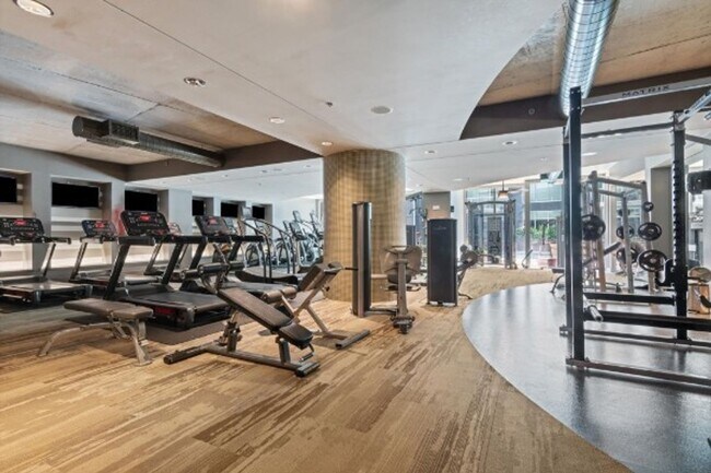 Building Photo - Fully Furnished 15th Floor Condo At Icon I...