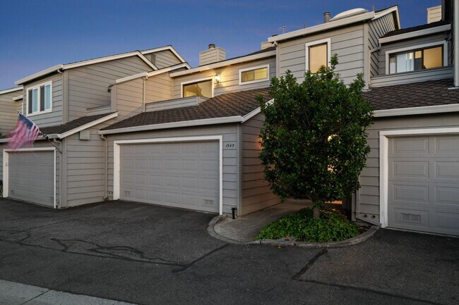 Building Photo - 1545 Camden Village Cir