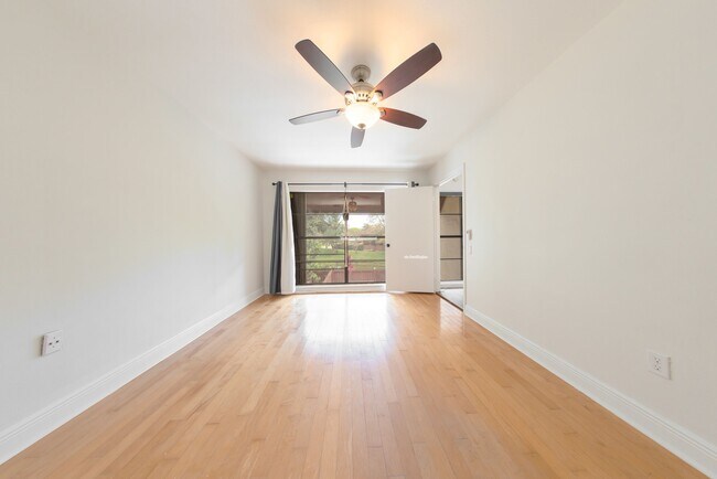 Building Photo - 6724 SW 114th Pl