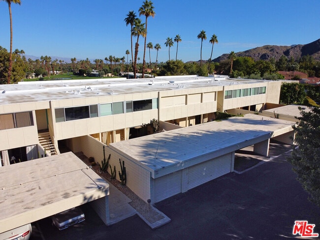 Building Photo - 501 Desert Lakes Cir