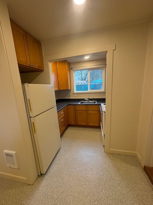 Building Photo - 1 Bedroom Apartment in Camellia Park