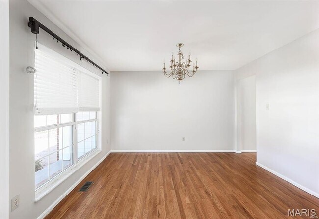 Building Photo - 226 Cheval Square Dr