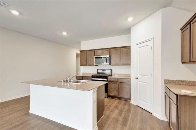 Building Photo - 1006 Honey Maple St