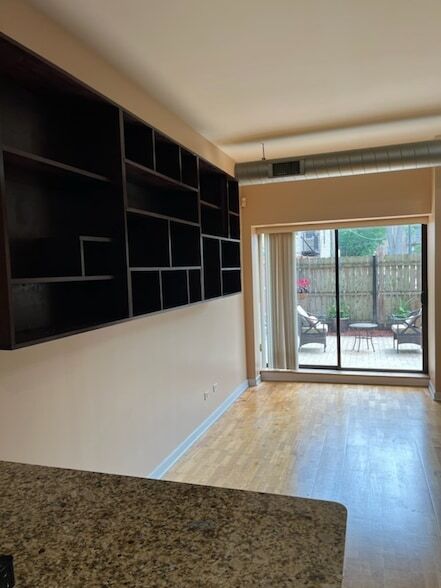 Building Photo - 4537 S Drexel Blvd
