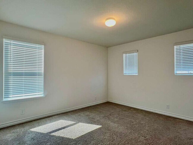 Building Photo - 13510 Whisper Bnd