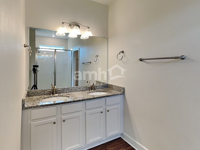 Building Photo - 413 Pine Terrace Dr