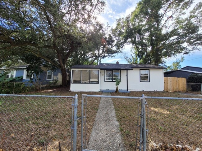 Building Photo - 5 Elegans Ave