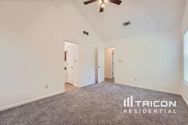 Building Photo - 145 Meadow Ridge Dr