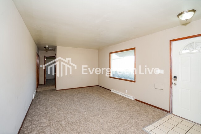 Building Photo - 8715 W Lawrence Ave