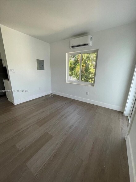 Building Photo - 2856 SW 37th Ct