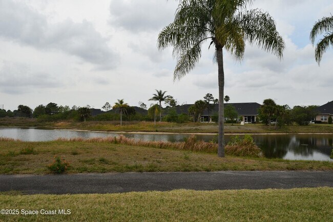Building Photo - 620 Remington Green Dr SE