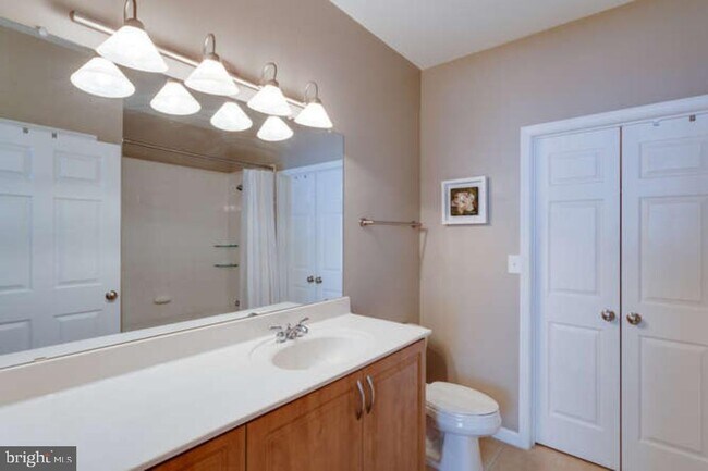 Building Photo - 12925 Centre Park Cir