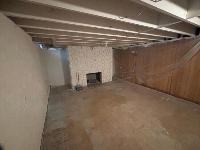 Building Photo - 4408 Vesta Dr