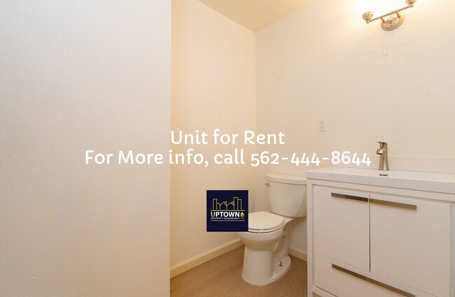 Building Photo - Townhome - 3 Bedrooms-2.5 Baths - Los Angeles