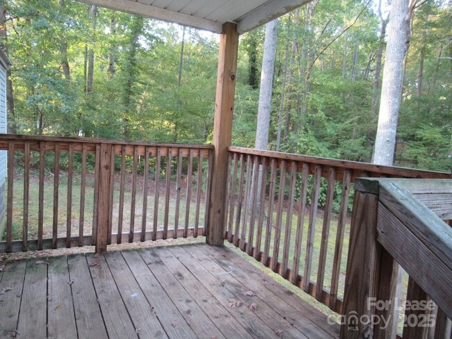 Building Photo - 368 Hudson White Trail