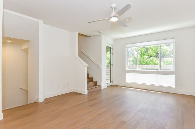 Building Photo - New Luxury Townhome with 2-Car Garage | Minutes to Downtown Redwood City & Tech Campuses