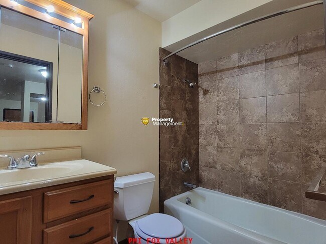 Building Photo - "Cozy 1-Bedroom  Apartment in Black Creek!"