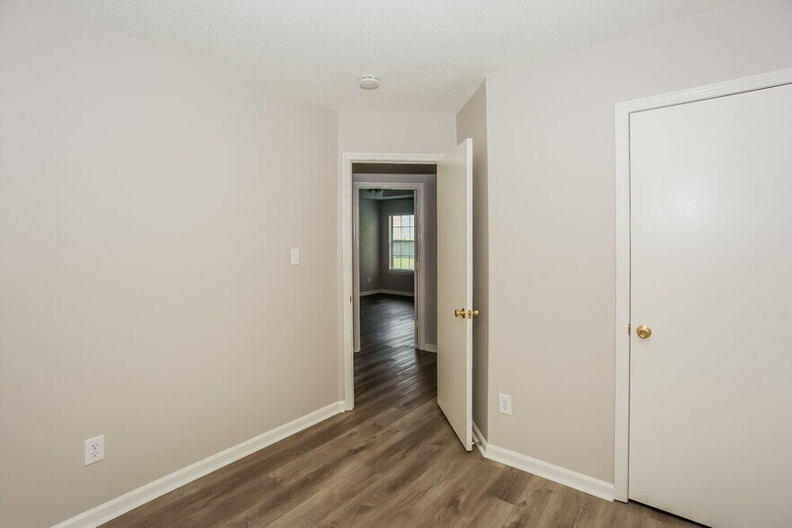 Building Photo - 10433 Battle Ct