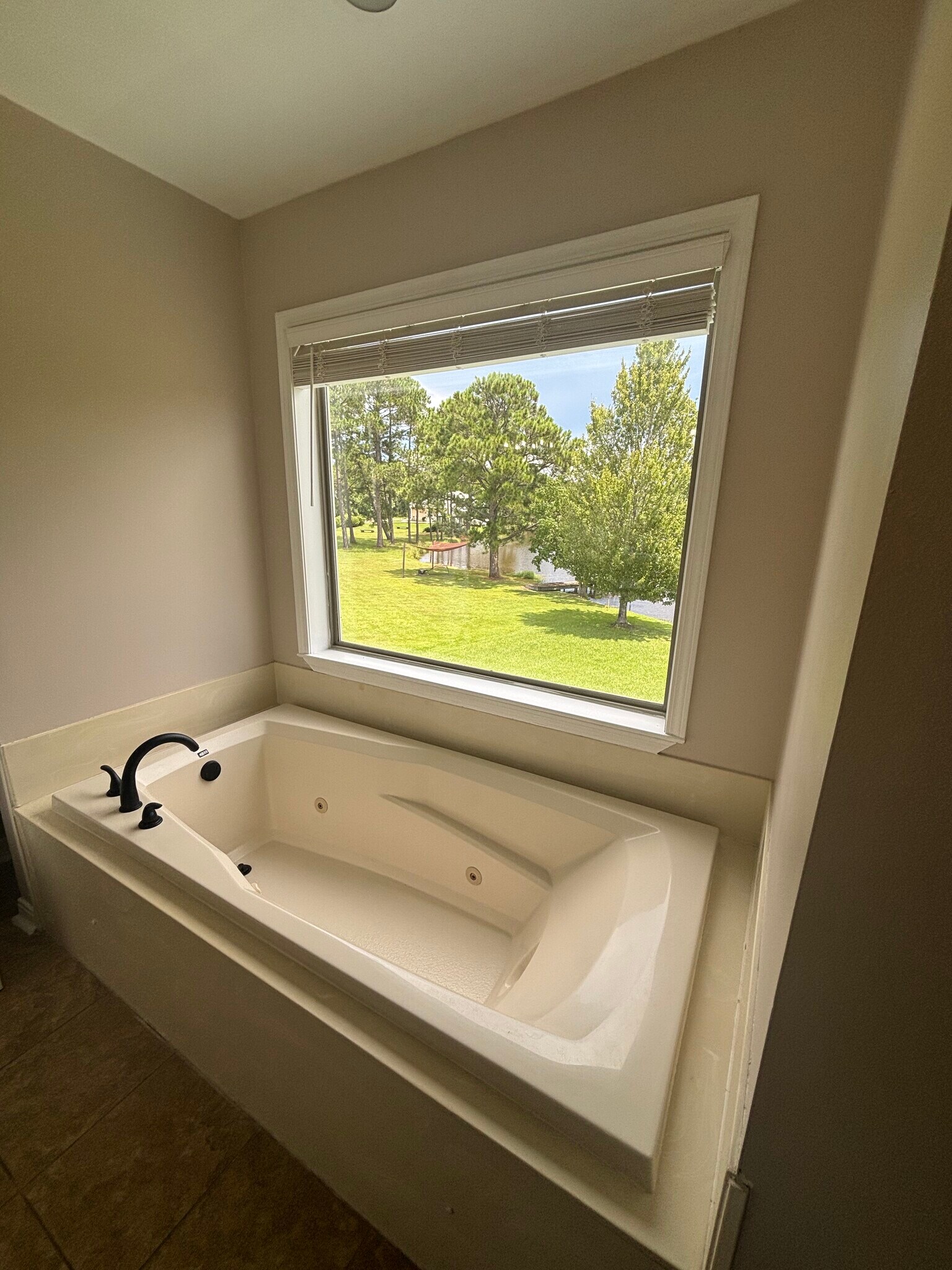 Building Photo - 7432 San Ramon Dr