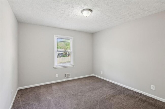 Building Photo - 2453 Falcon Ct
