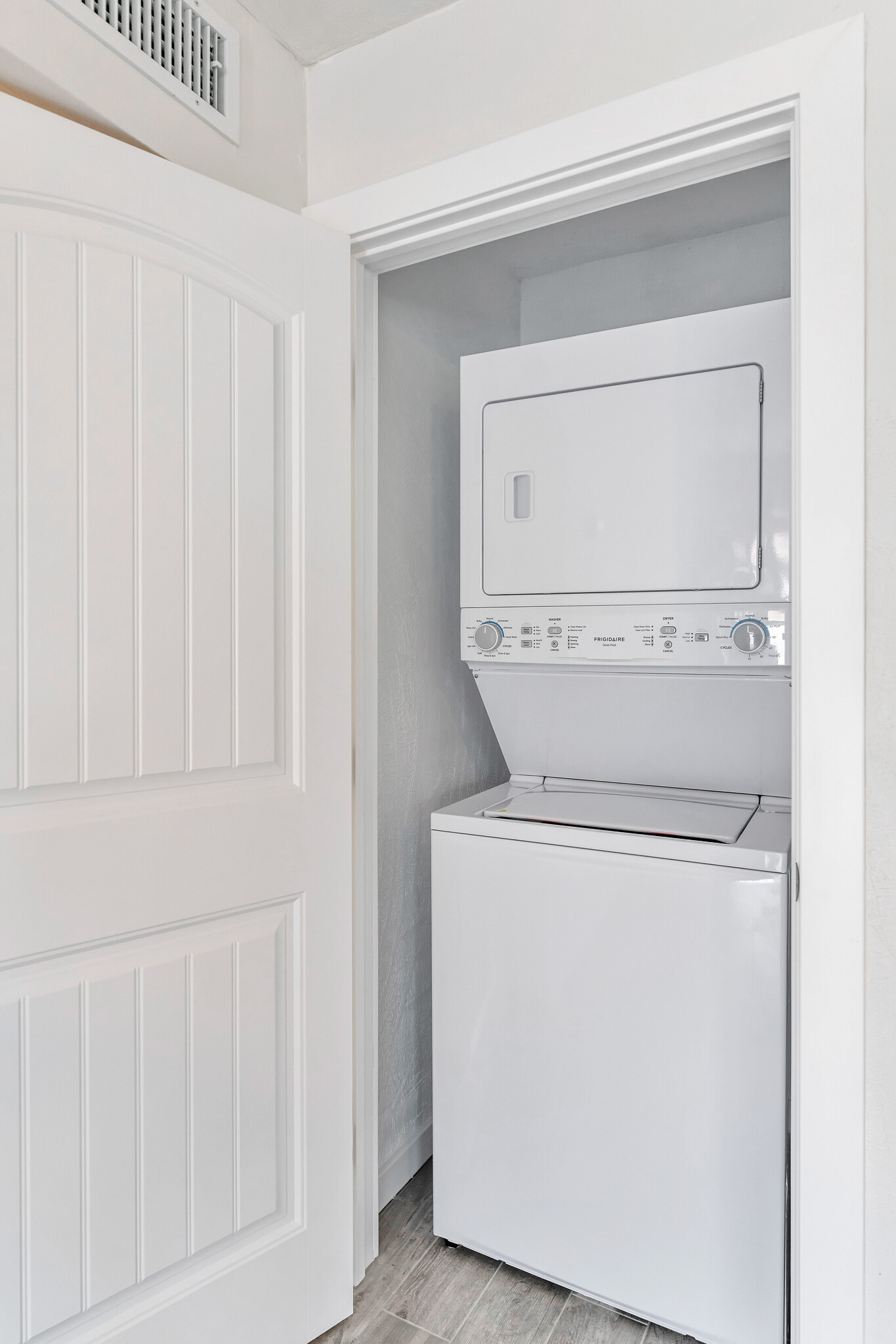 Building Photo - 1844 E Sheridan St