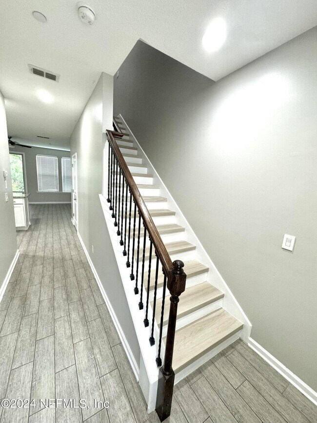 Building Photo - 46 Pindo Palm Dr