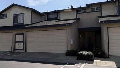 Building Photo - 831 Carlton Privado