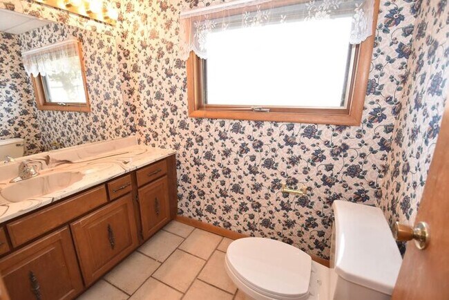 Building Photo - 2 bedroom home in Mishawaka