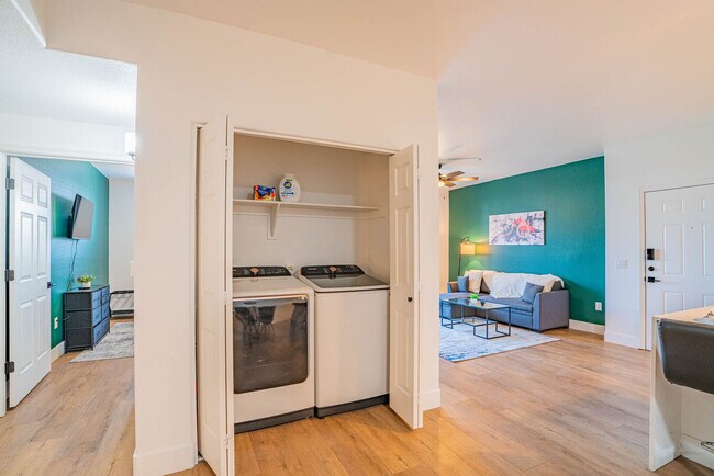 Building Photo - 6610 N 93rd Ave