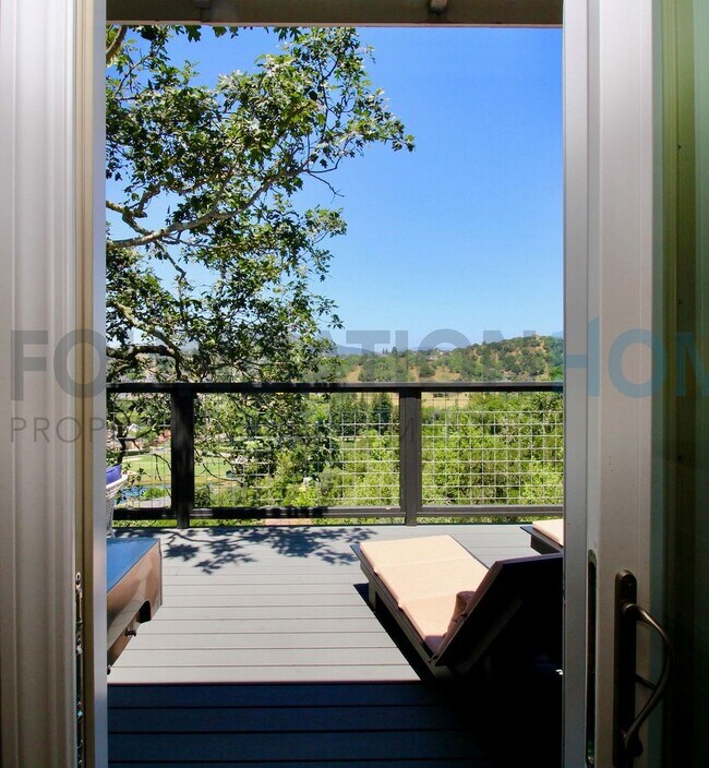 Building Photo - Fully Furnished 5BD/2.5BA Hillside View Home-FOUNDATION