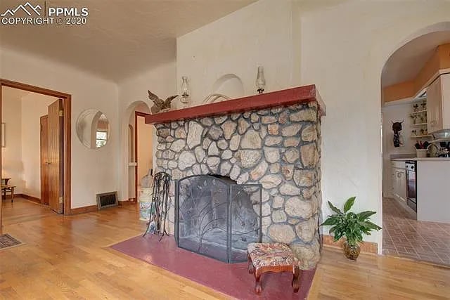 Building Photo - 1017 Iowa Ave