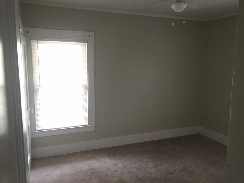 Building Photo - 1919 Plainfield Ave NE