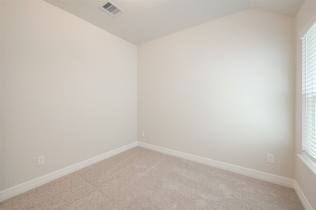 Building Photo - 40712 Guillemont Ln