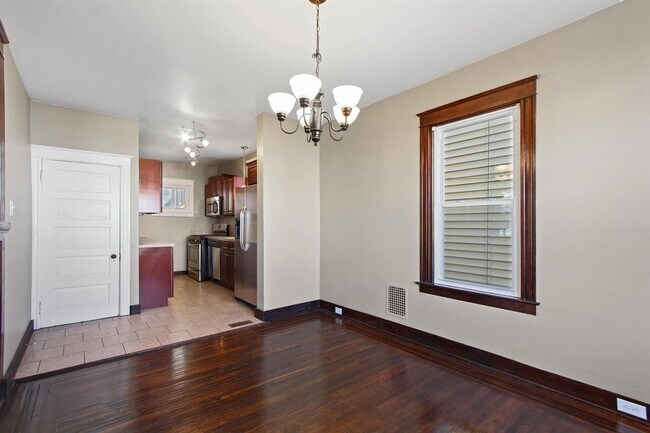 Building Photo - Spacious Single Family Home In York City!