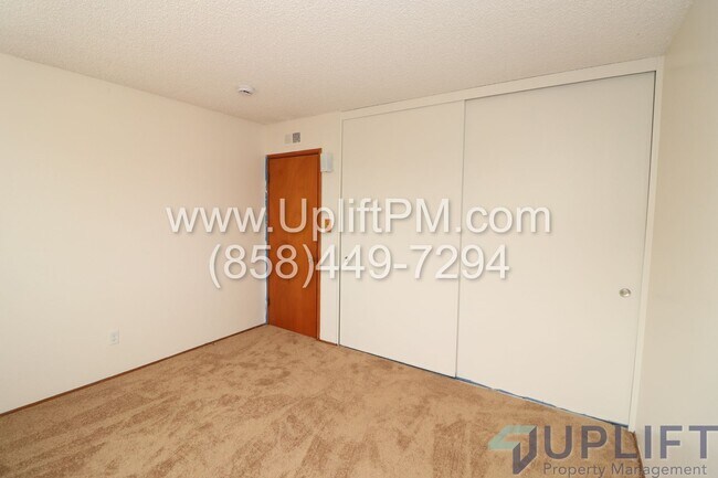 Building Photo - Spacious 3-Bed 2-Bath Home with Pool