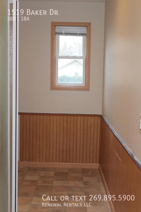 Building Photo - 1519 Baker Dr