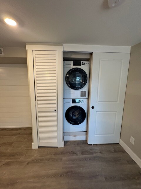 Building Photo - One-Bed Ground Floor Apartment - Edgewater...