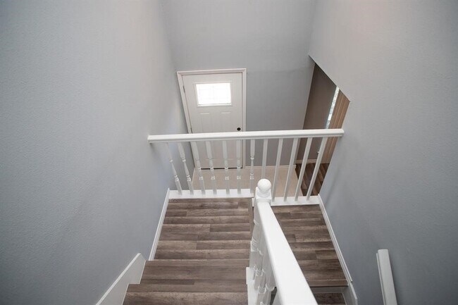 Building Photo - 5821 W Sunforest Dr