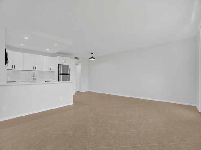 Building Photo - 17 Mansfield F