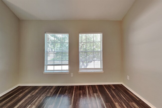 Building Photo - 10051 Rio Bravo Rd