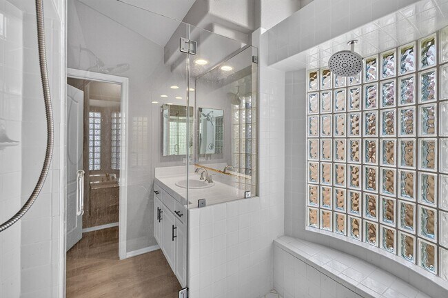 Building Photo - 8824 Cortile Dr
