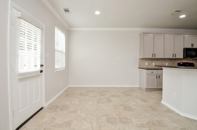 Building Photo - 6458 Calgary Woods Ln