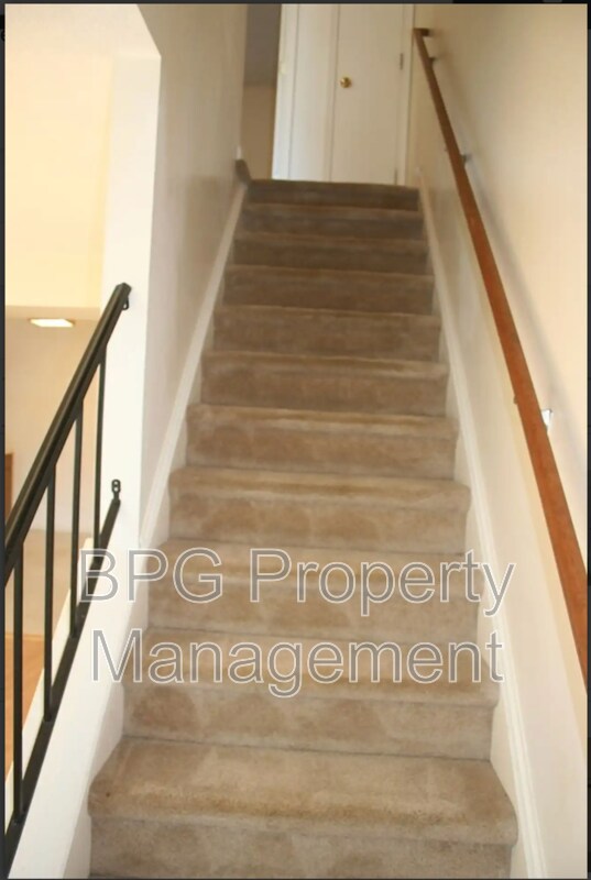 Building Photo - 605 Hamlet Ave