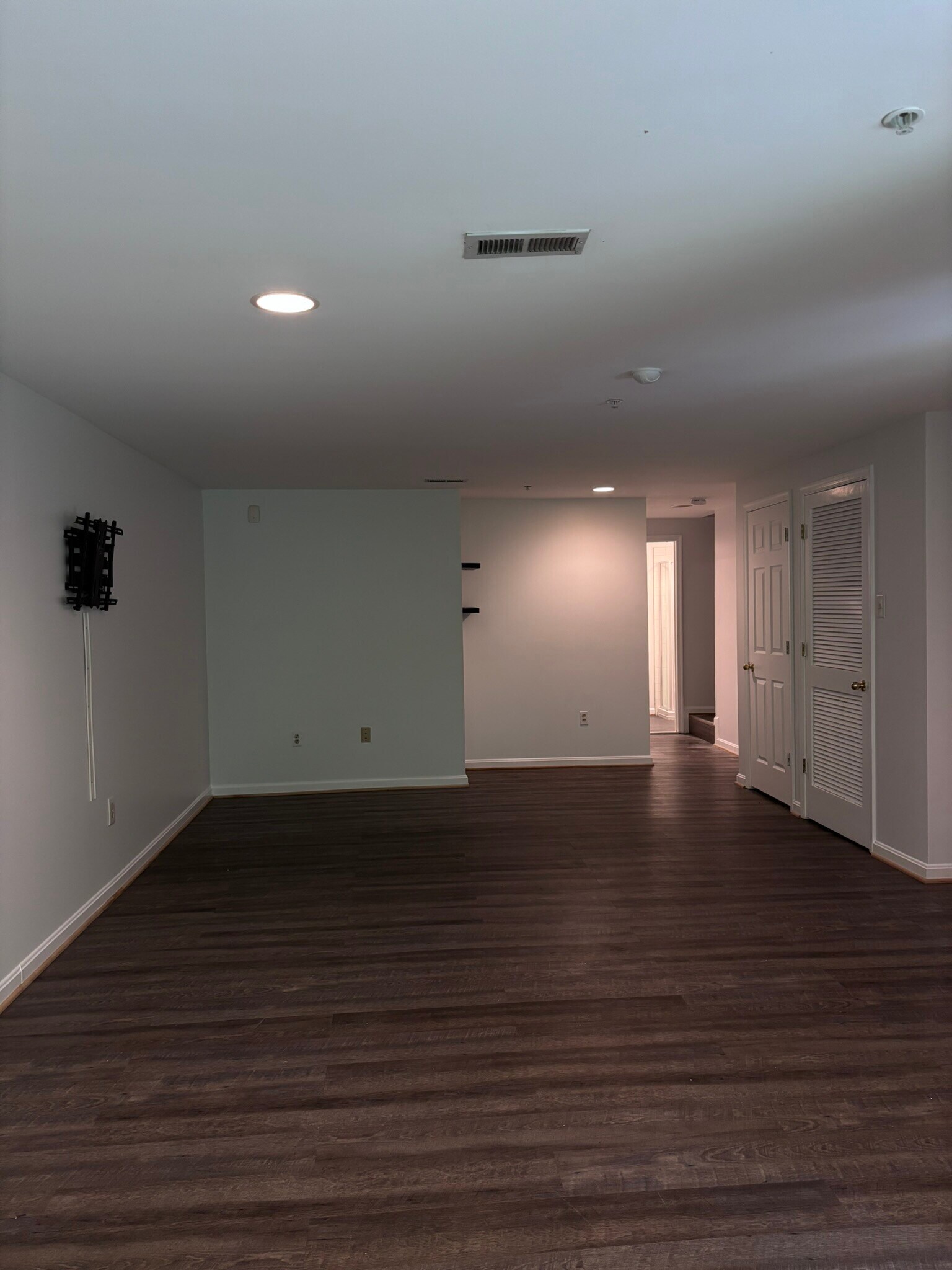 Building Photo - 12706 Marlton Center Dr