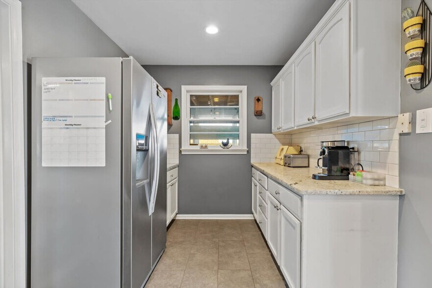 Building Photo - 6522 Cavalier Dr